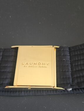 Laundry By Shelli Segal Gold and Black Elastic Belt